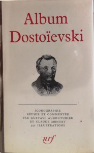 156599